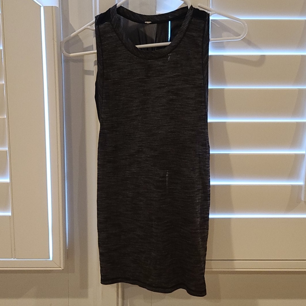 Like New Lululemon Tank Size 6 Black and Gray